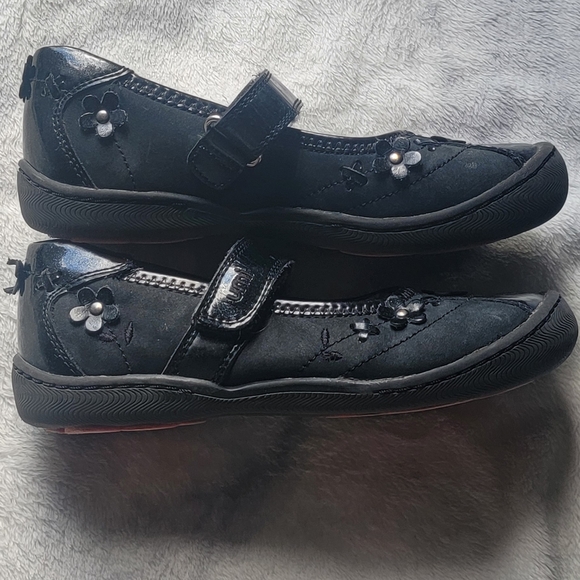 Umi girls size 12.5 dress shoes - Picture 2 of 5